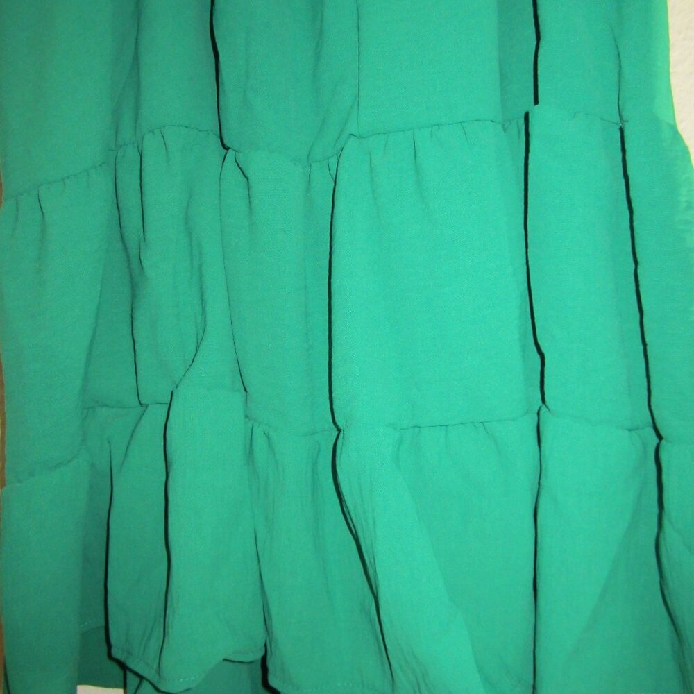 Shamrock Green Sweetheart Neckline Tiered Crinkle Dress by Haptics Size Small - Picture 7 of 8